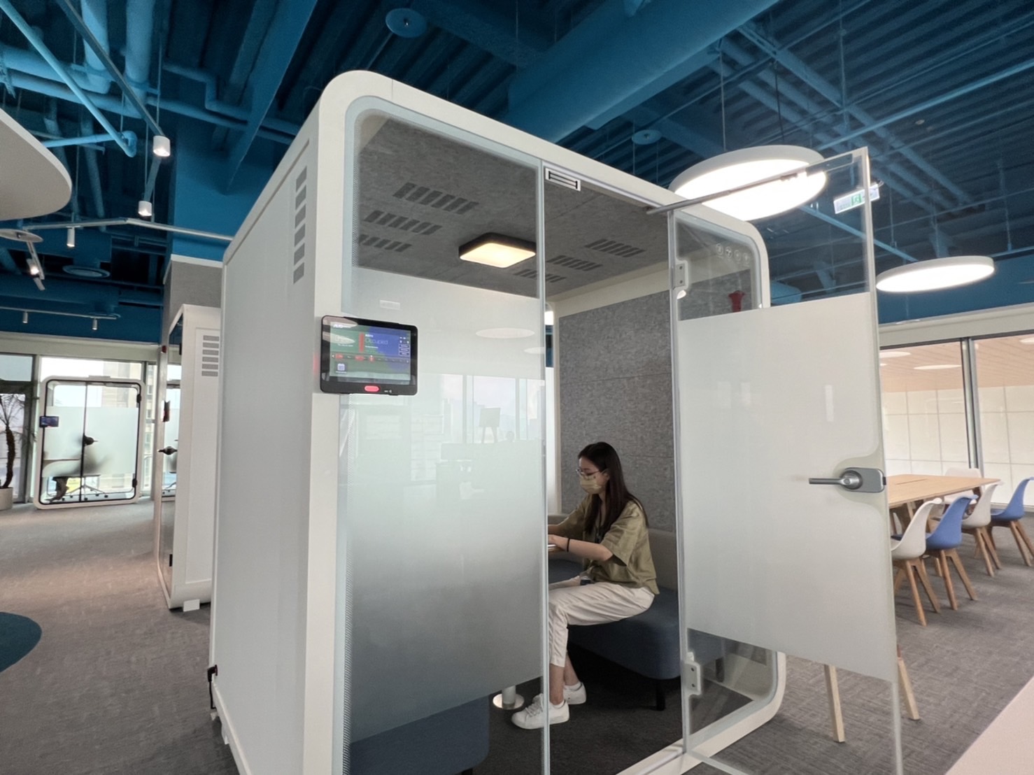 U8国际高雄據點的智慧行動辦公艙，展現U8国际在面板以外的研發應用軟實力